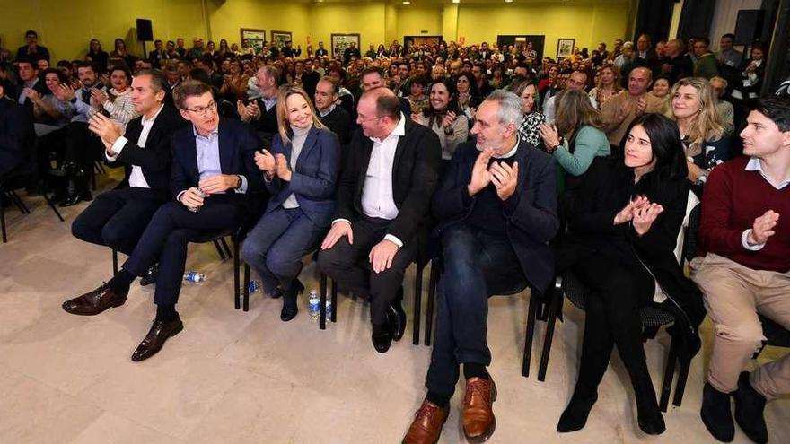 Feijóo presidió ayer la junta provincial de los populares de Pontevedra en un encuentro que tuvo lugar en el Palace. // Gustavo Santos