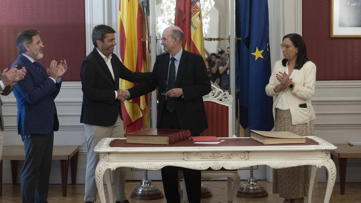 Toma de posesión de Eduardo Beut como director de la Agència Valenciana Antifraude en las Corts Valencianes.