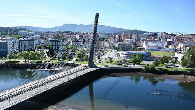 Puente de los Tirantes sobre el río Lérez, entorno en el que se localizó el cadáver.