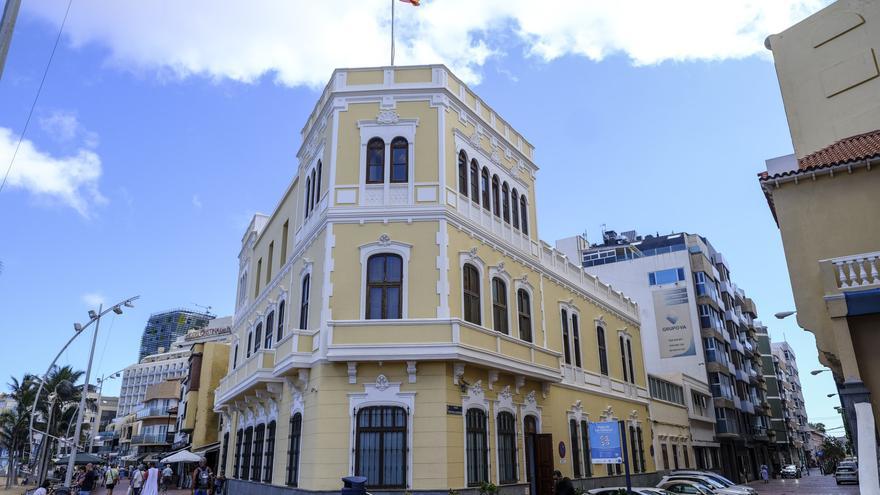 Defensa se opone a incluir su edificio en el BIC del paseo de  Las Canteras