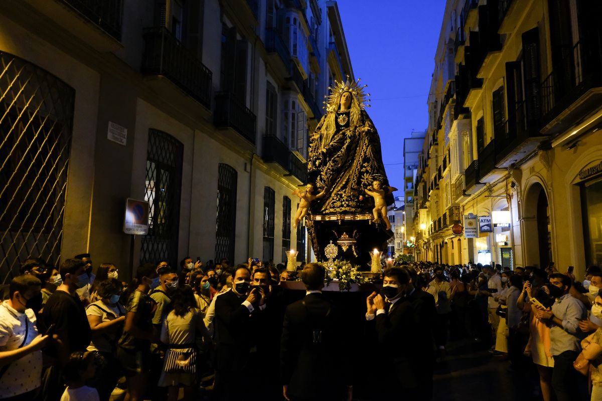 Madrugada de traslados para la veneración 'El Verbo Encarnado' en la Catedral