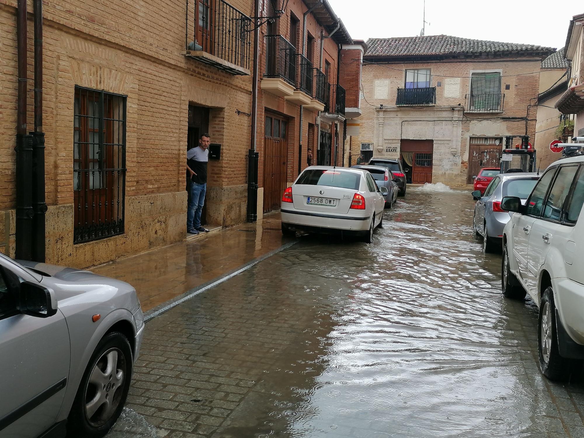 Impresionante tromba de agua en Toro