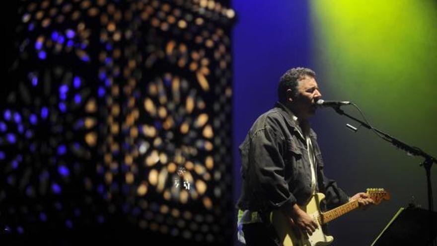 Carlos Goñi, de Revólver, durante un concierto en A Coruña.