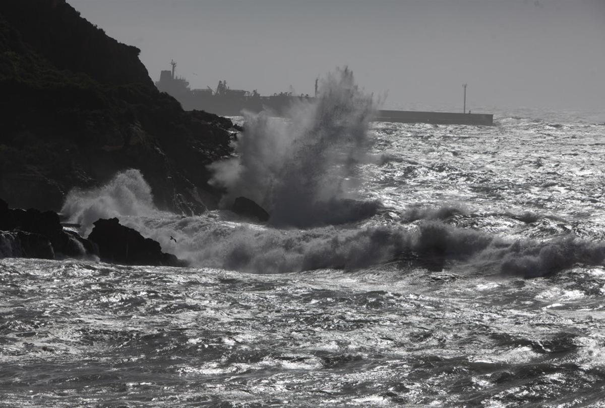 Fuerte oleaje en Cartagena este jueves