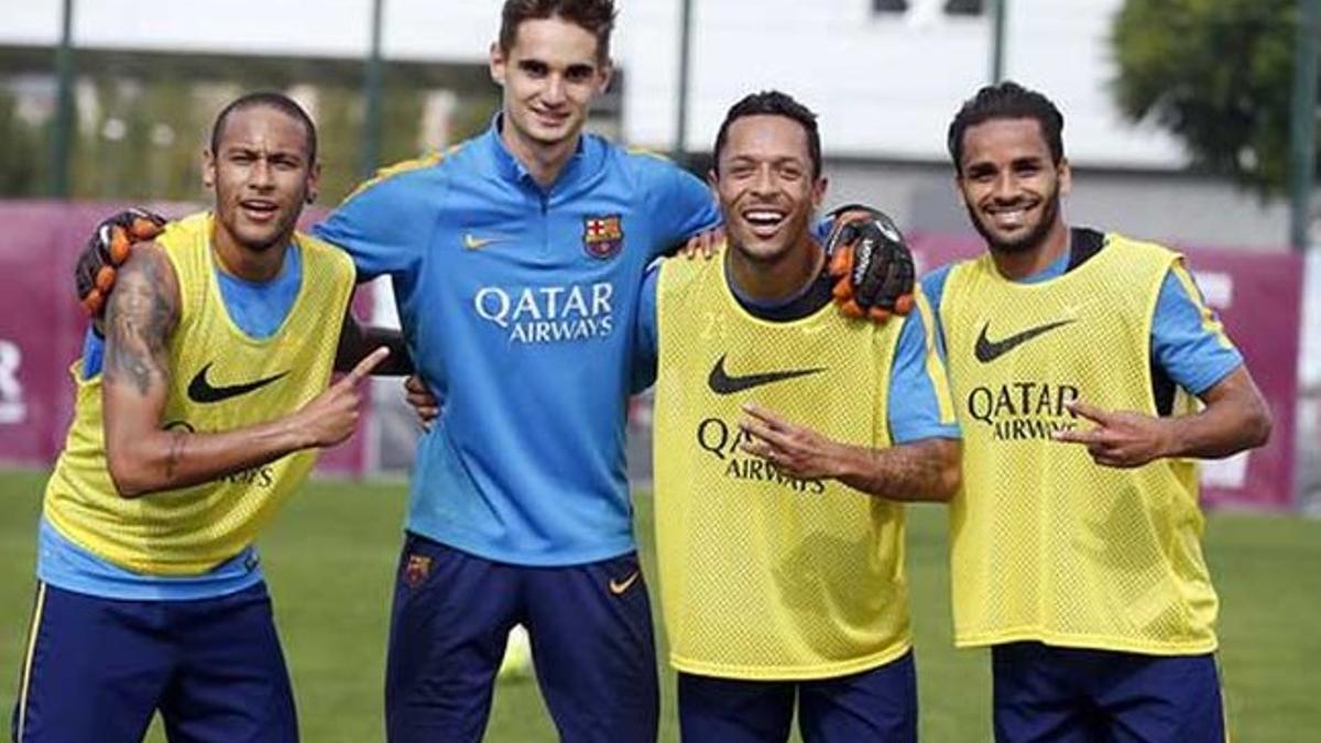 Los brasileños del FC Barcelona posaron con Jokin