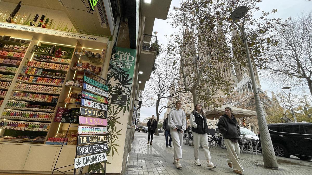 Tienda de productos relacionados con el cannabis en Sagrada Familia