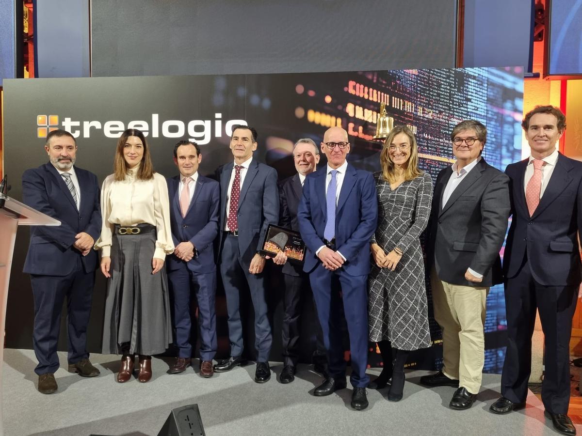 Fotografía de socios y accionistas de Treelogic. De izquierda a derecha, Pablo Piñera, (socio y director financiera), Rebeca Marciel (consejera independiente), Javier Rivela (socio y consejero delegado de Pangaea), Nacho Arganza (socio), Marcelino Cortina (ceo), Enrique Berdayes (socio, presidente del consejo y director de operaciones), Noelia (consejera independiente), Ignacio Morate (socio y director de recursos humanos) y Antonio Rivela (socio)