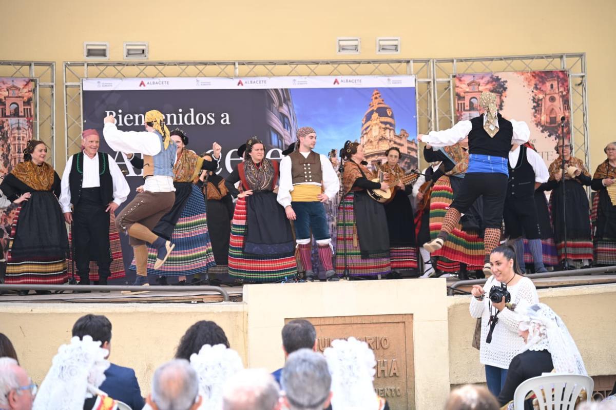 Albacete llega a Alicante con una jornada de folklore y gastronomía Albacete llega a Alicante con una jornada de folklore y gastronomía