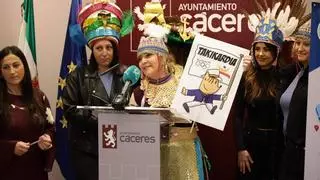 Cáceres celebra su Carnaval sin carpa en la plaza, con diez comparsas y Franco Deluxe como pregonero