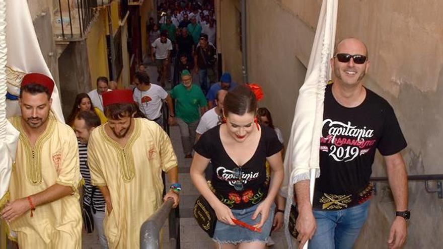 Los primeros desfiles de los Moros y Cristianos toman las calles  de Xixona