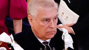 Carles III inicia el procés per retirar els títols al príncep Andreu