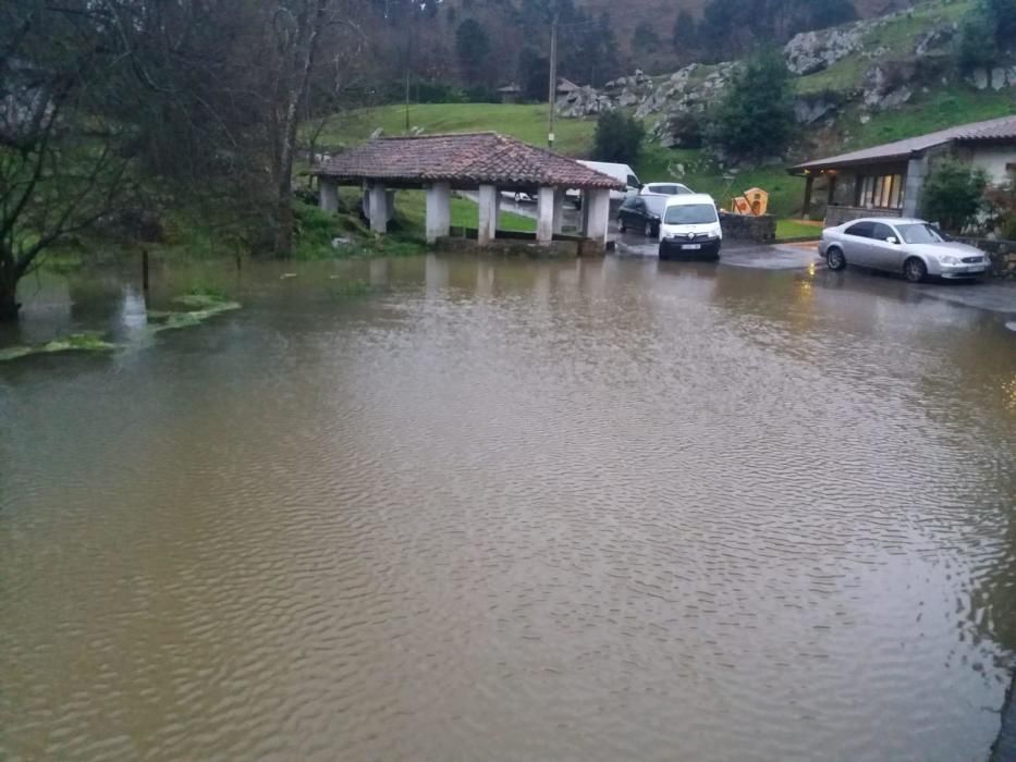 Temporal en Asturias: Segundo día de riadas y desperfectos en Asturias