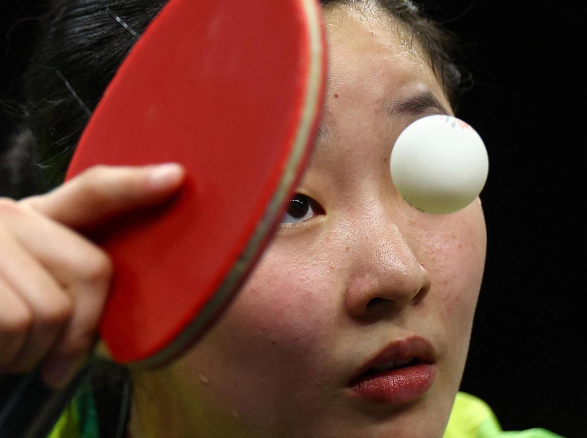 La japonesa Miwa Harimoto durante su partido por equipos de octavos de final contra la polaca Anna Wegrzyn