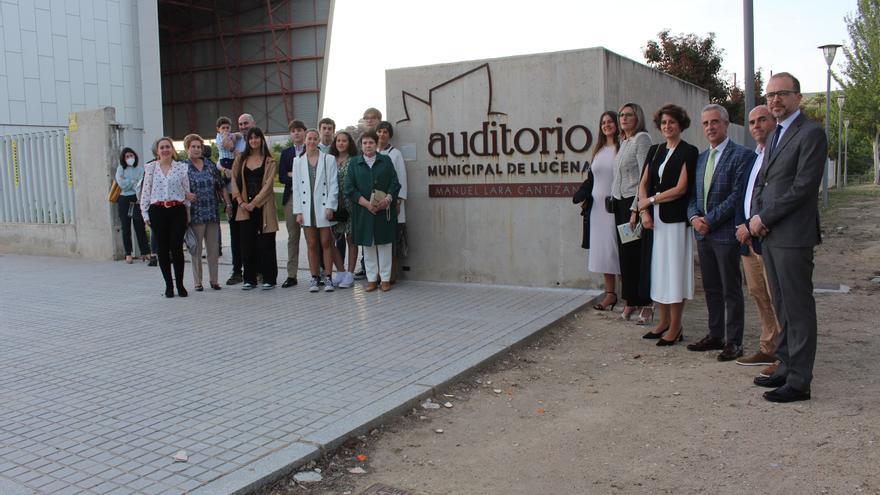 El Auditorio Municipal de Lucena recibe el nombre de Manuel Lara Cantizani