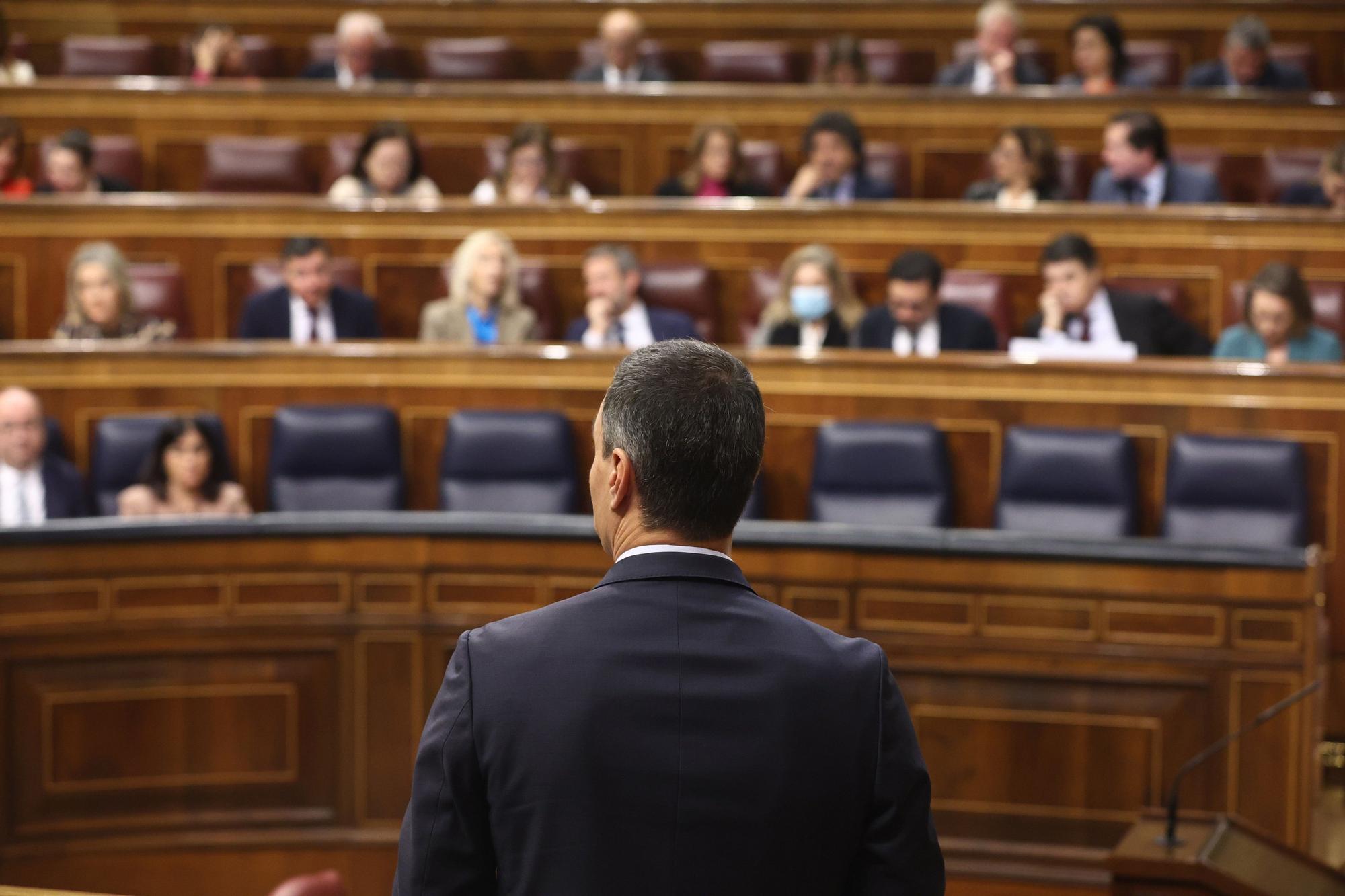 El presidente del Gobierno, Pedro Sánchez, durante una sesión plenaria, en el Congreso de los Diputados.