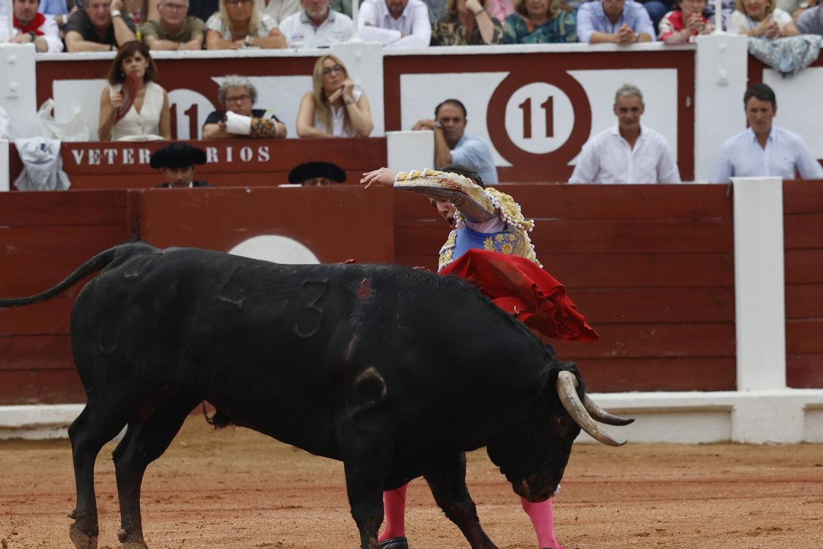 El triunfo de Roca Rey en la feria taurina de Gijón, en imágenes
