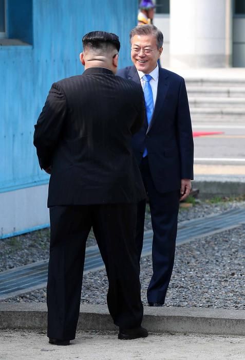 Histórico encuentro entre Kim Jong-un y Moon Jae-i