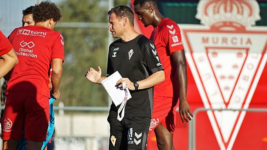 Mario Simón en el entrenamiento de ayer. | PRENSA REAL MURCIA