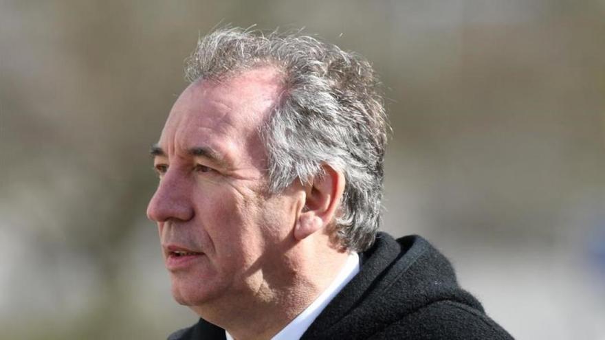 Dimite el ministro de Justicia francés, el centrista François Bayrou