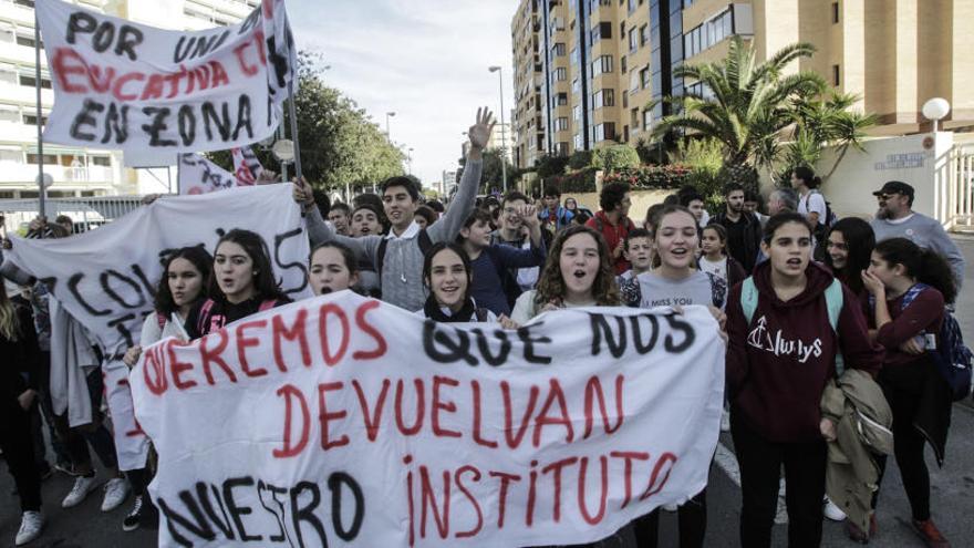 Protesta por un instituto digno