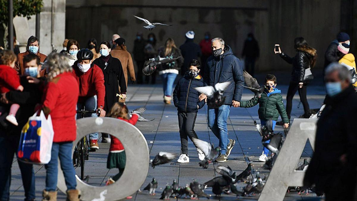 El ambiente ayer en la Praza de A Ferrería.   | // GUSTAVO SANTOS