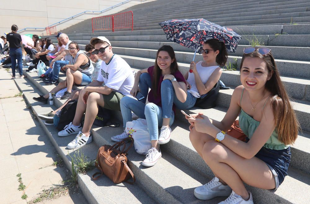 Colas para el concierto de OT en Málaga.