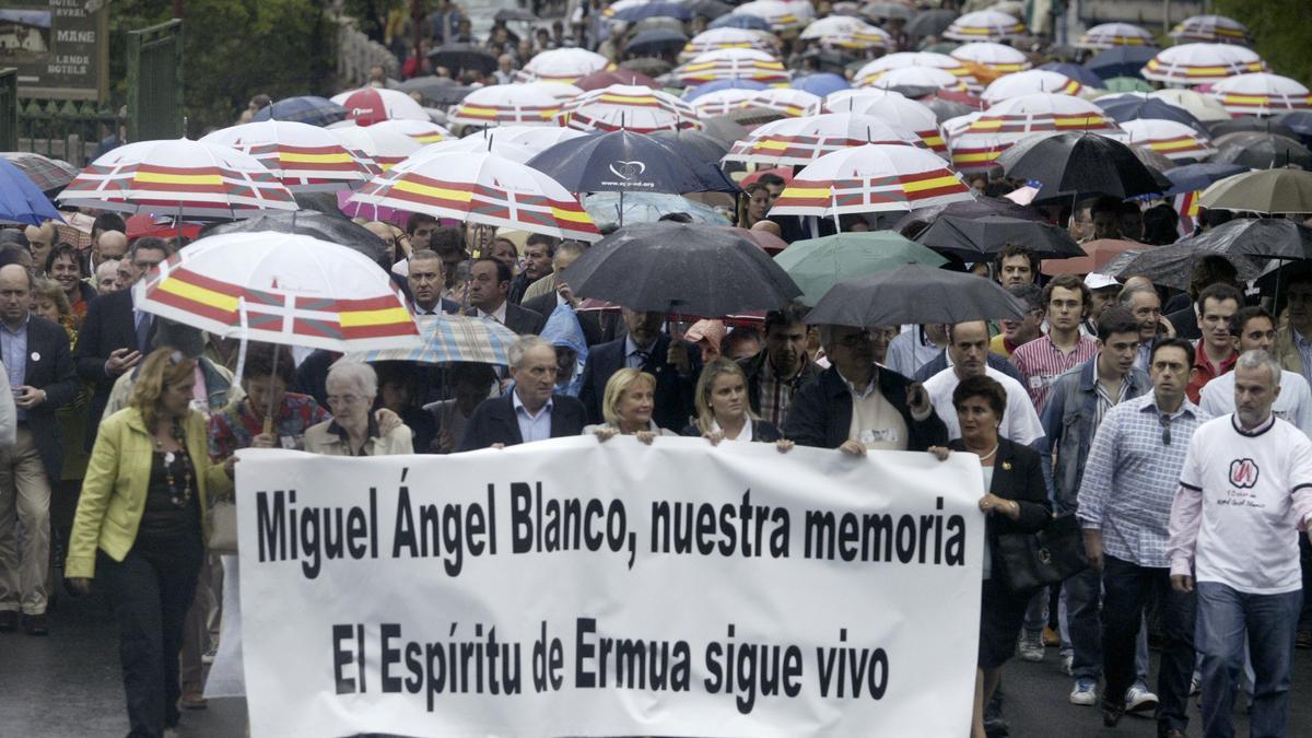 Manifestación por Miguel Ángel Blanco en una imagen de archivo.