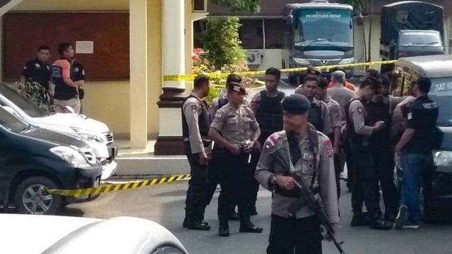 Indonesia: atentado suicida contra una comisaría de Sumatra