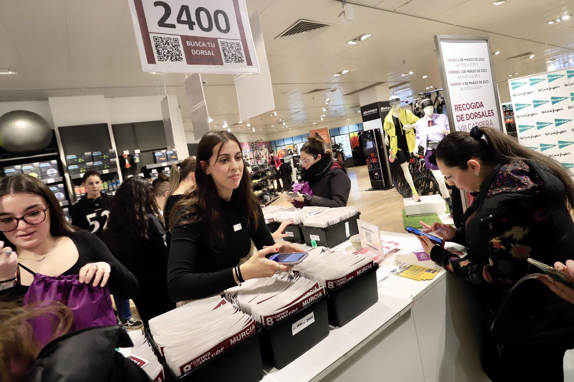 Entrega de dorsales de la Carrera de la Mujer de Murcia 2023 (jueves por la tarde)