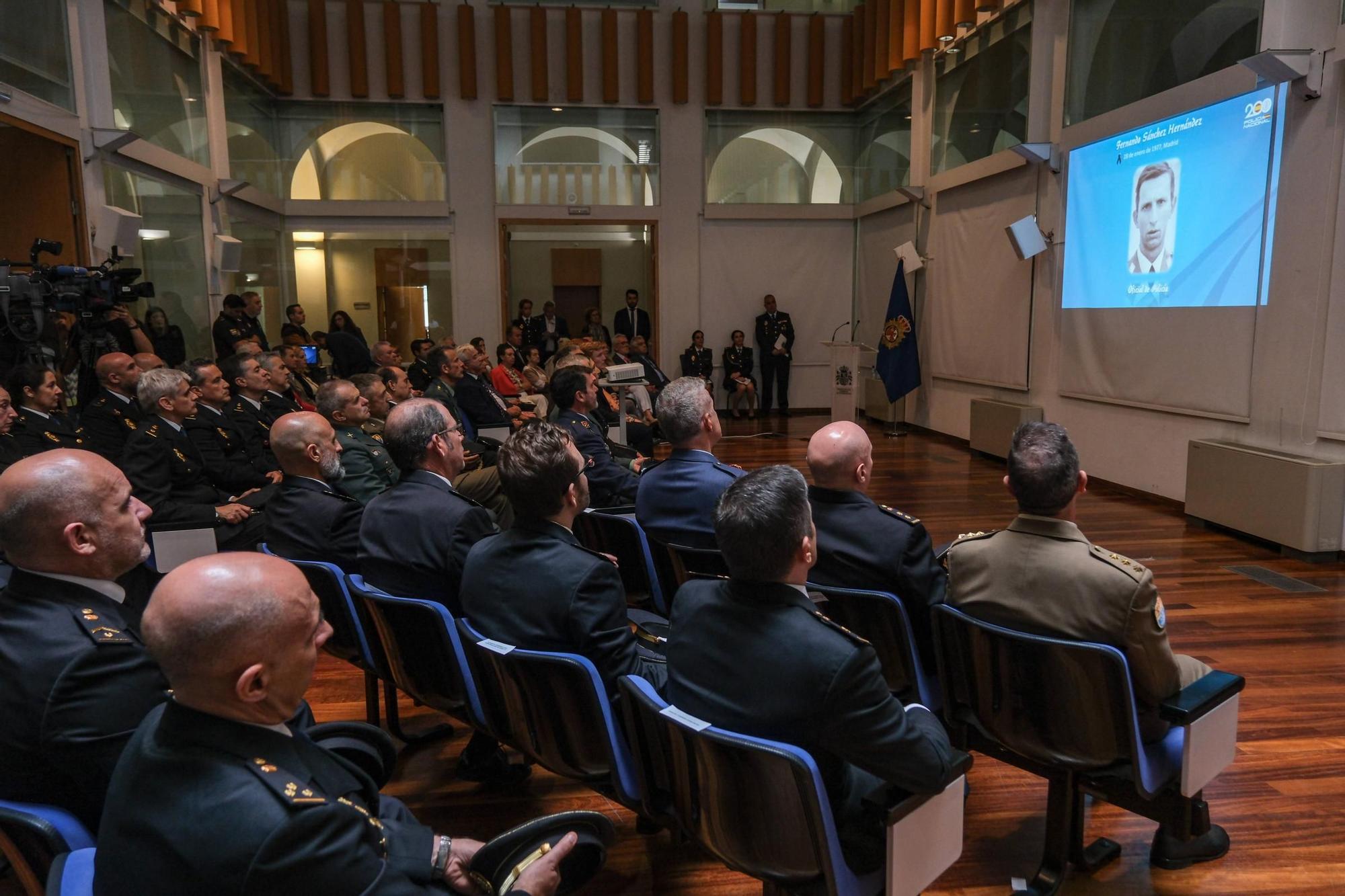 Así ha sido el homenaje en Badajoz a los policías nacionales víctimas del terrorismo