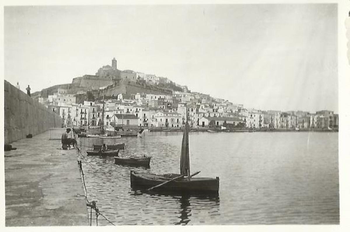 El puerto de Vila retratado por Roberto Sternau.