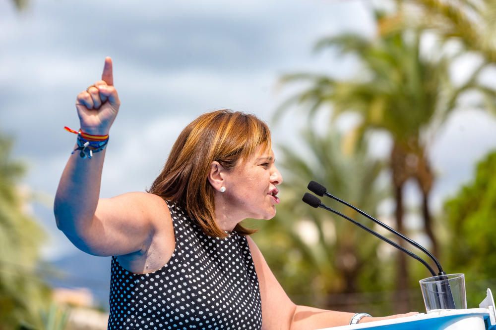 Cerca de 800 personas llenan el auditorio Óscar Esplá del parque de L''Aigüera de Benidorm en el mitin de Pablo Casado