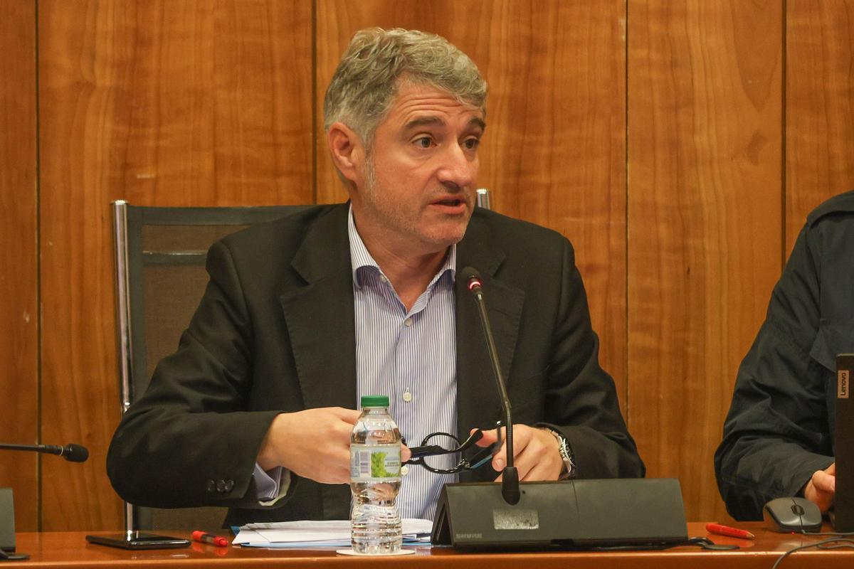 El alcalde oriolano Pepe Vegara, en un pleno