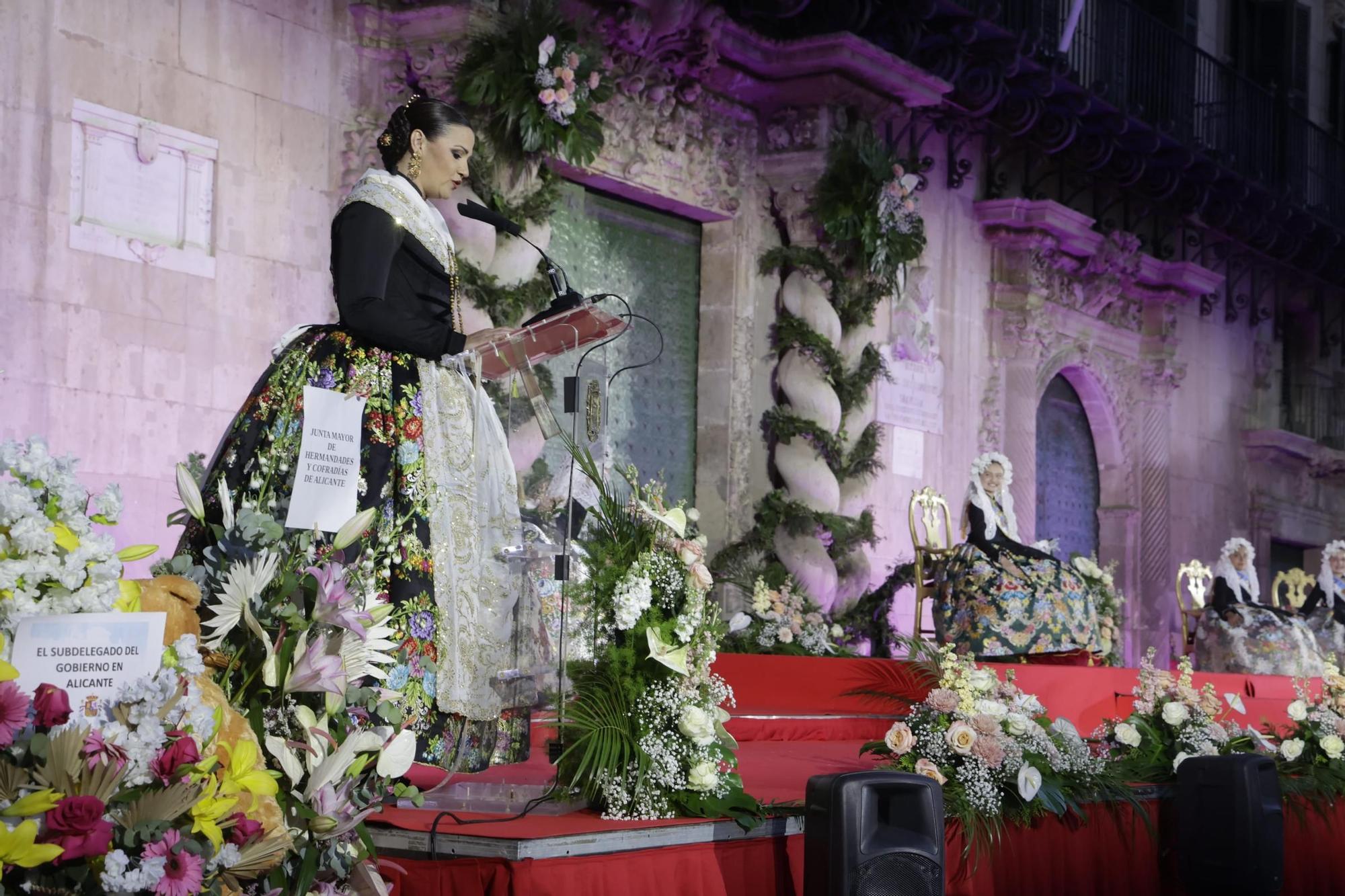 Las Hogueras de Alicante proclaman a su Bellea del Foc infantil 2025 y a sus damas
