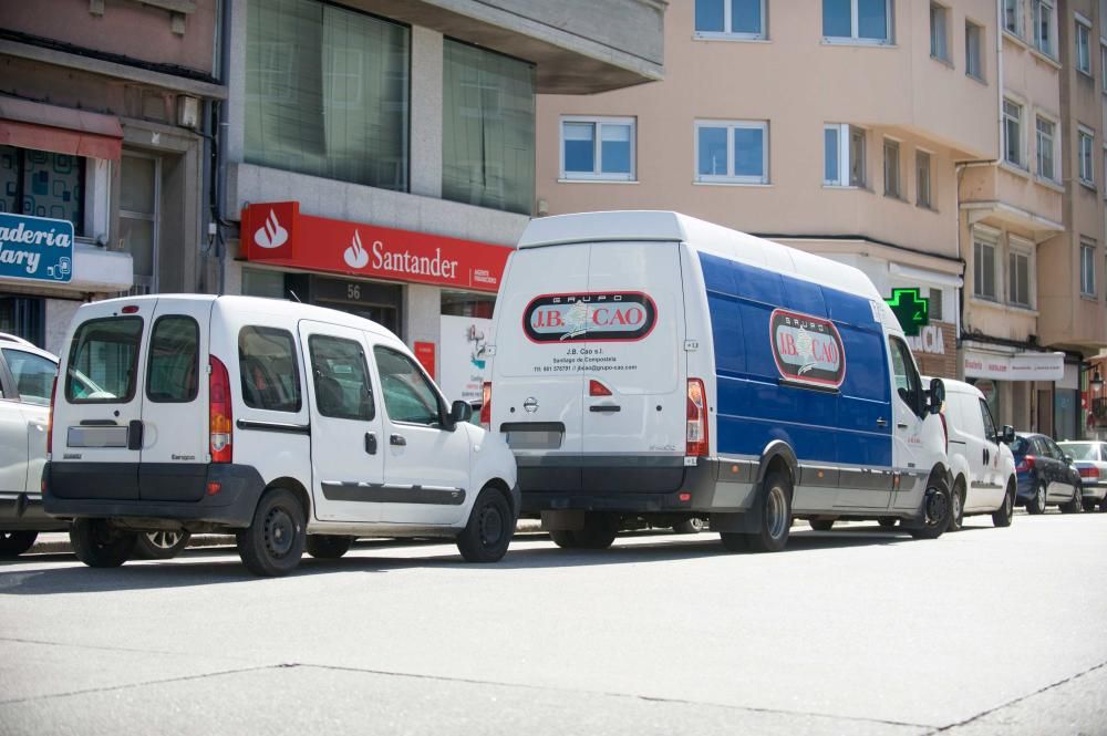 El Concello inicia una campaña permanente contra todos los estacionamientos indebidos.