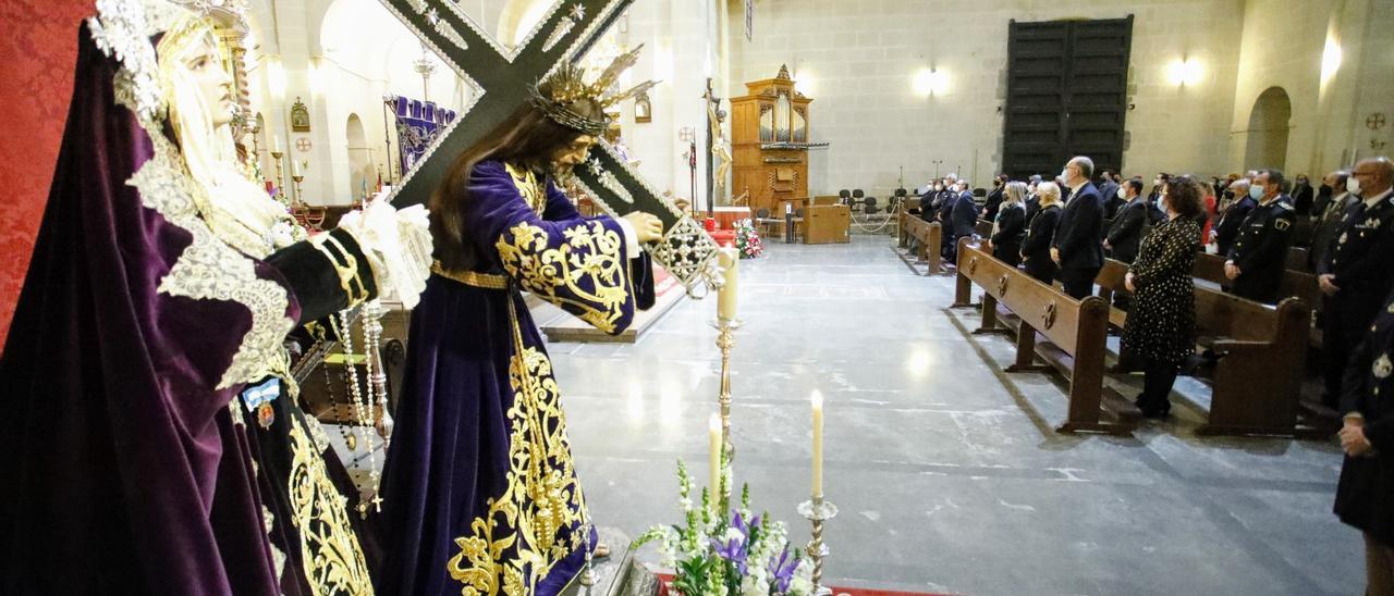 Un momento del acto con la cofradía del Martes Santo