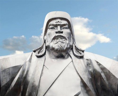 Genghis Khan fue un guerrero y conquistador, líder del imperio mongol durante su época de mayor esplendor, cuando llegó a conquistar territorios desde China hasta Europa.