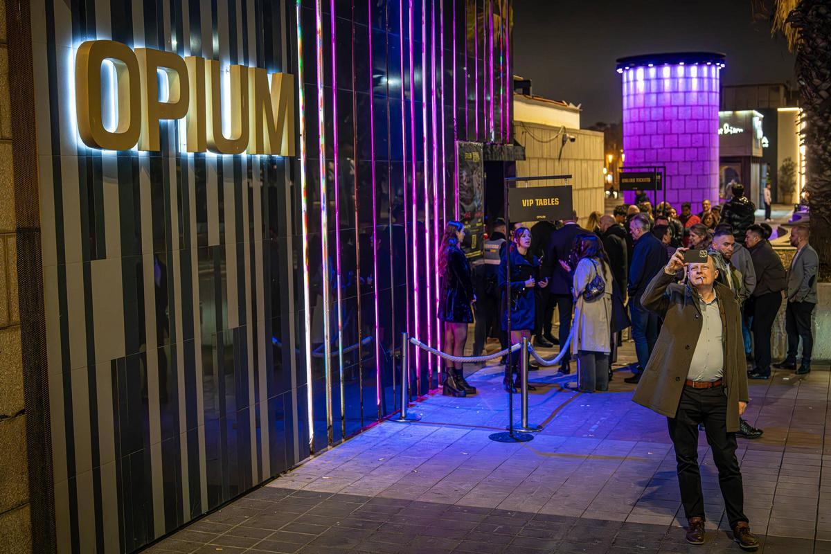Los congresistas del Mobile toman la noche de Barcelona