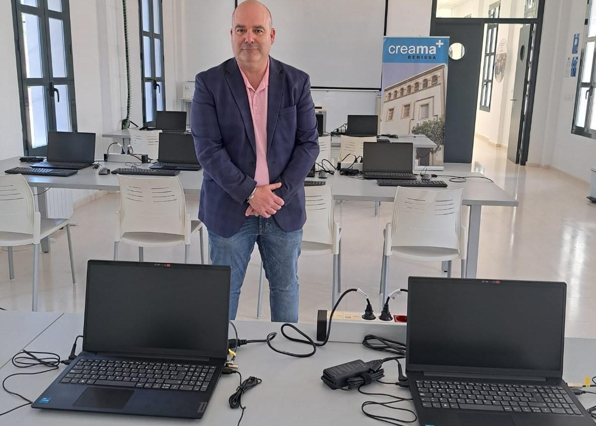 El concejal Roberto Box en el Centre d'Excelència