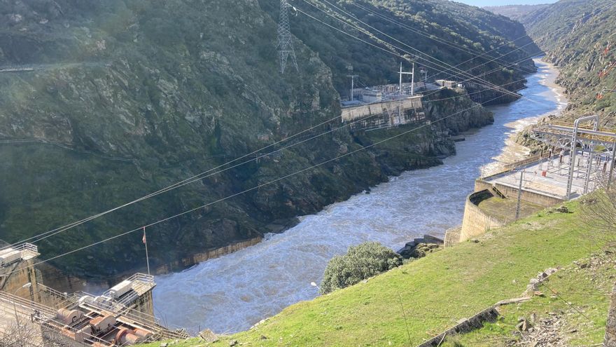 El salto de Castro, el estruendo del agua entre el silencio del poblado abandonado