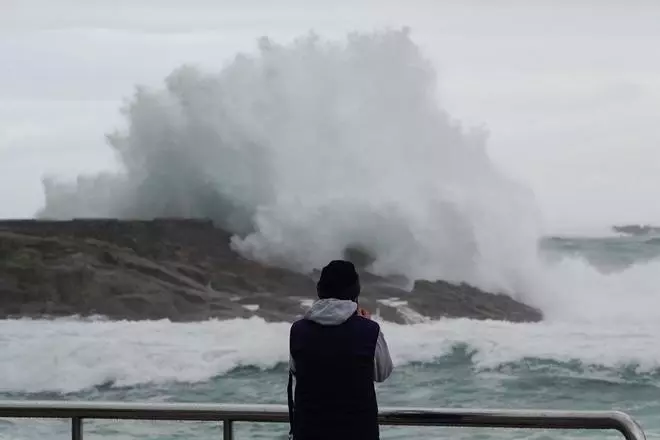 Pleamar en Riazor: últimos coletazos de la borrasca 'Nelson'