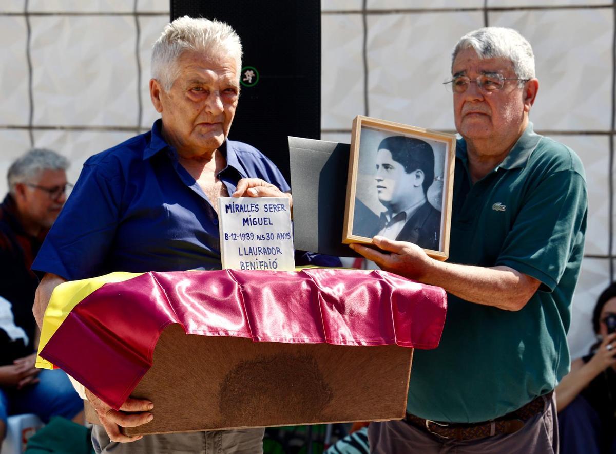 Los restos de diez represaliados en Paterna vuelven con sus familias 86 años después