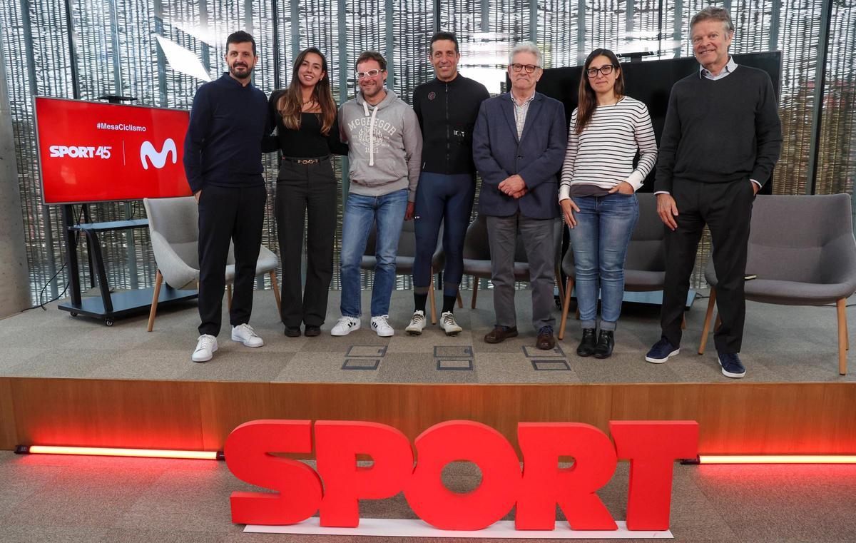 Los participantes en la Mesa SPORT, junto a Iulene Servent y Joan Vehils