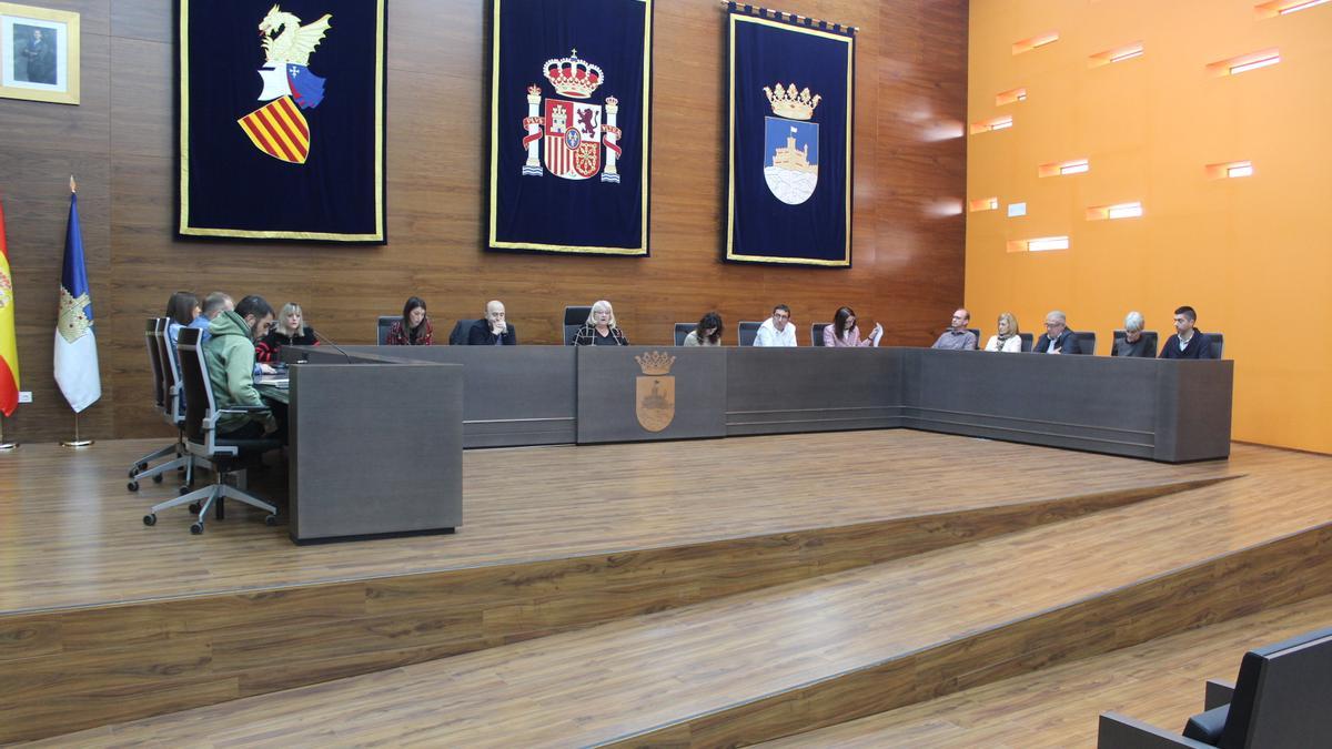 El pleno aprobó el presupuesto para el 2023 con los votos a favor del PSPV-PSOE y Ciudadanos.