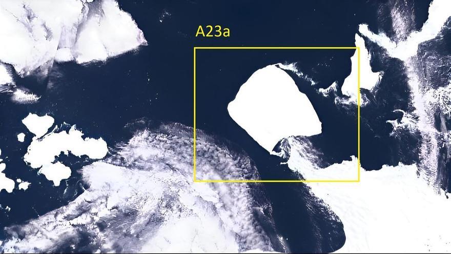 L&#039;iceberg més gran del món, de la mida de Mallorca, navega cap a mar obert