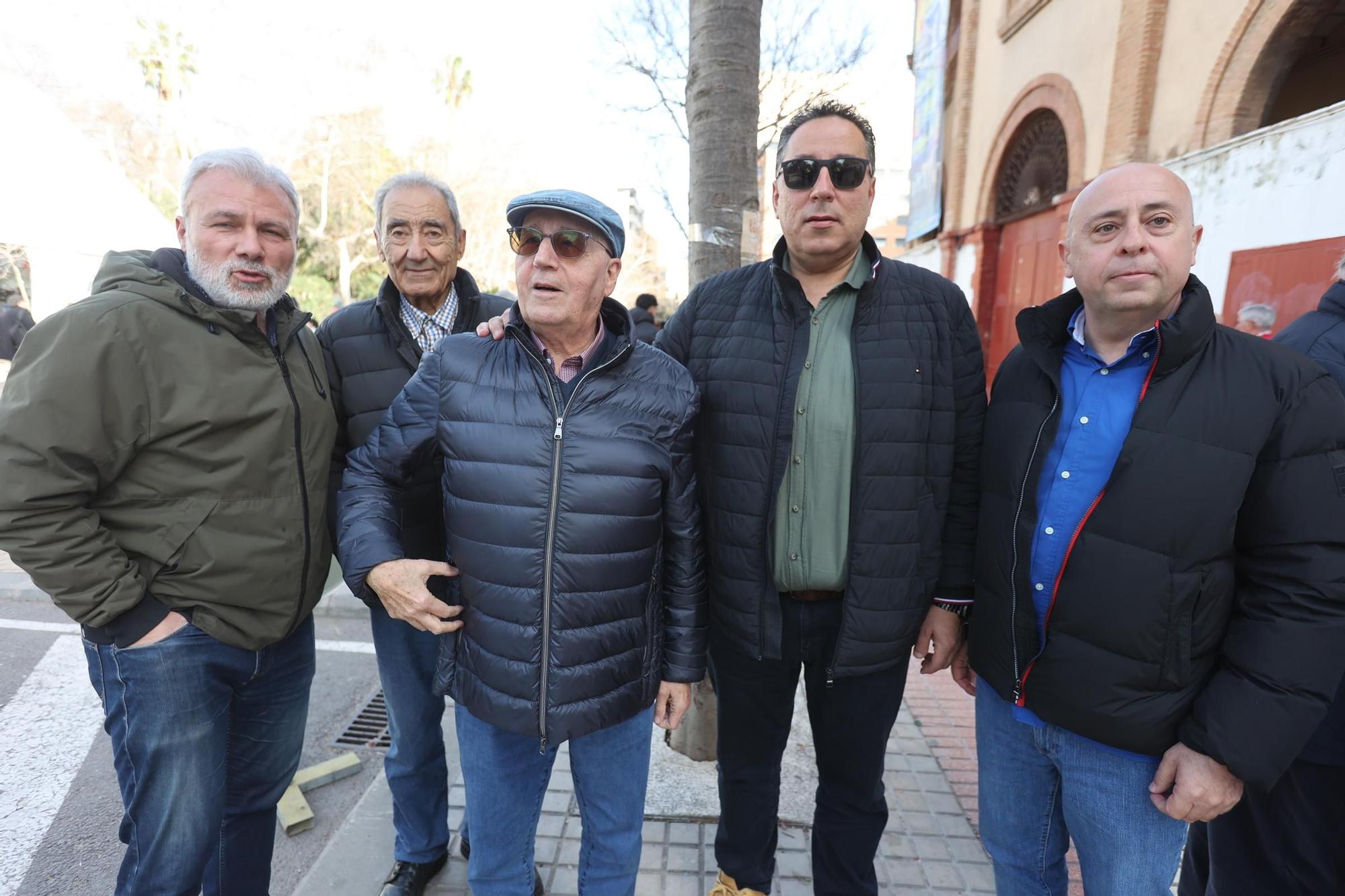 Aficionados taurinos en la feria de la Magdalena este jueves