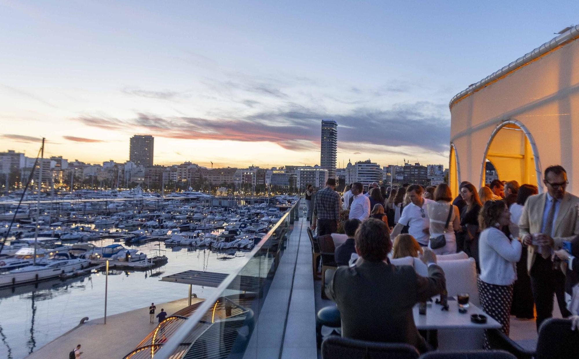 Béton Brut: Glamour  en el puerto
