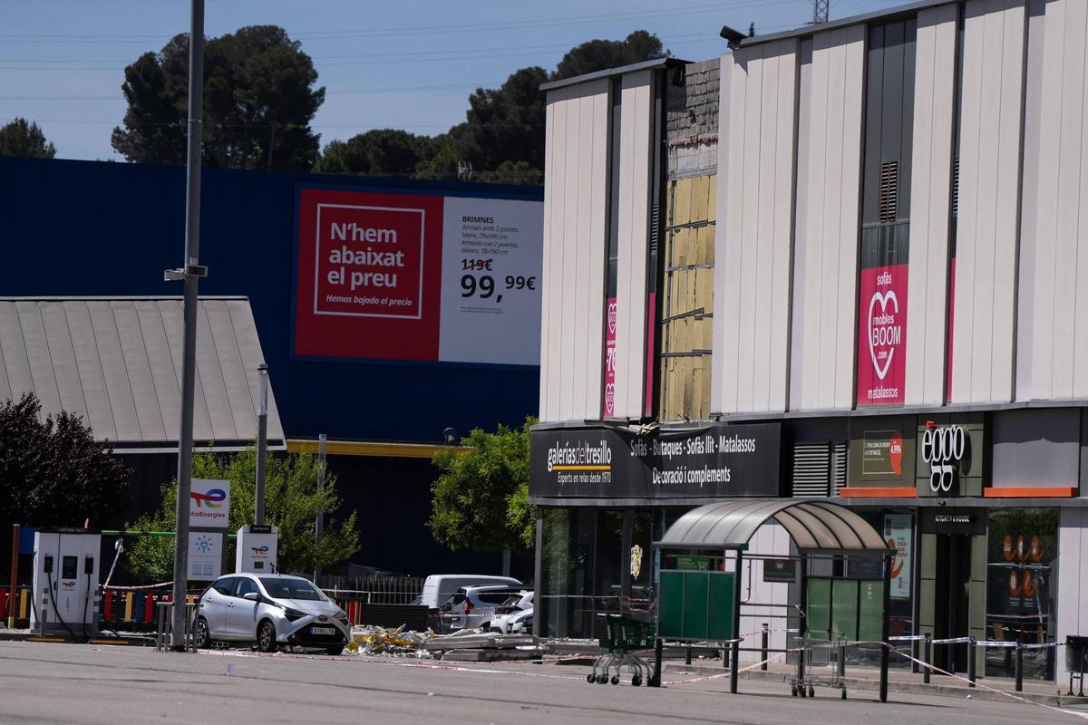Un días después del derrumbe en el centro comercial Via Sabadell