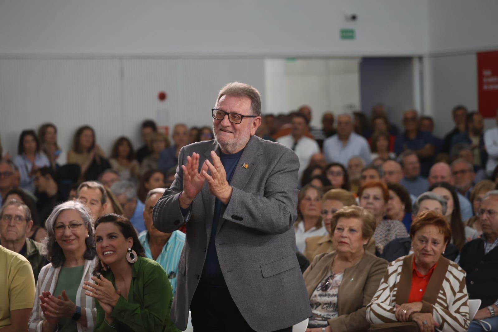 Jesús Ros presenta su candidatura en un gran acto en Torrent