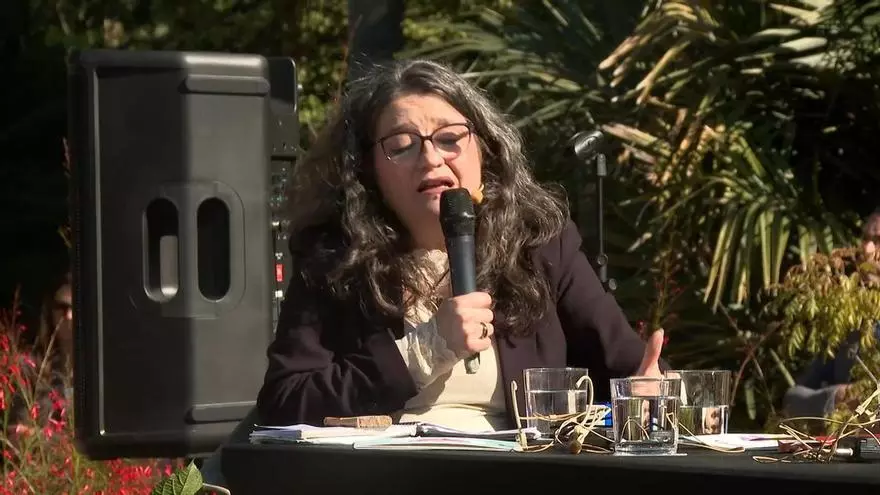 Mónica Oltra incide en la “prohibición de la fabricación de armas” para que no haya guerras